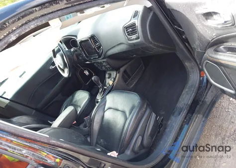 2018 Jeep Compass Limited 4X4 from USA, damaged, VIN 3C4NJDCB4JT334155